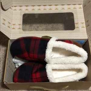 Toms size 11 slippers. Brand New!